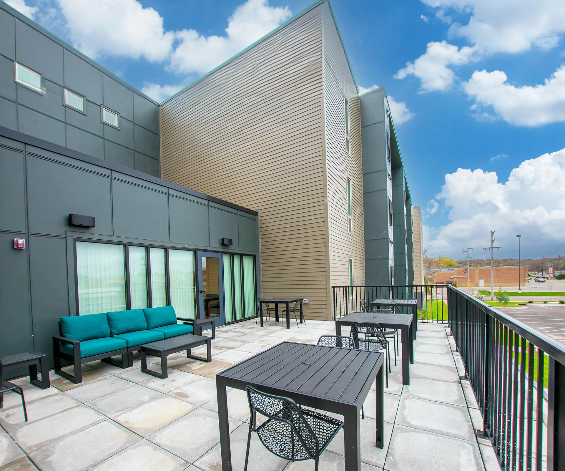 DSC_0927-Exterior Lounge